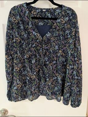 Lands' End Woman Navy Floral Chiffon Ruffle Front Pleated Blouse in Size 1X